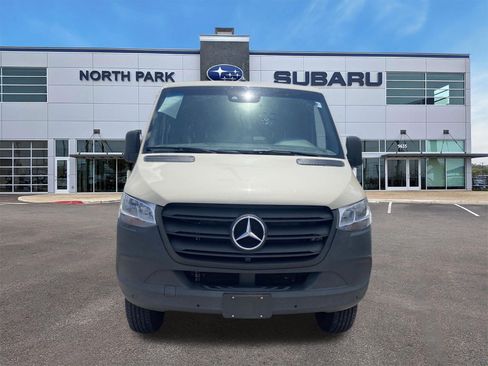 Used 2023 Mercedes-Benz Sprinter 2500 image 7