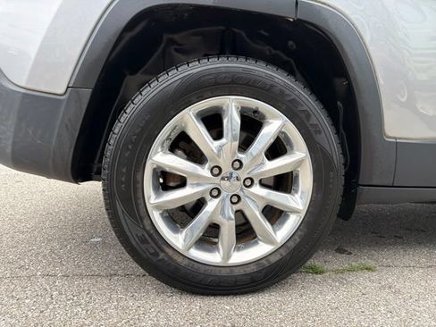 Used 2016 Jeep Cherokee Limited AWD/4WD image 33