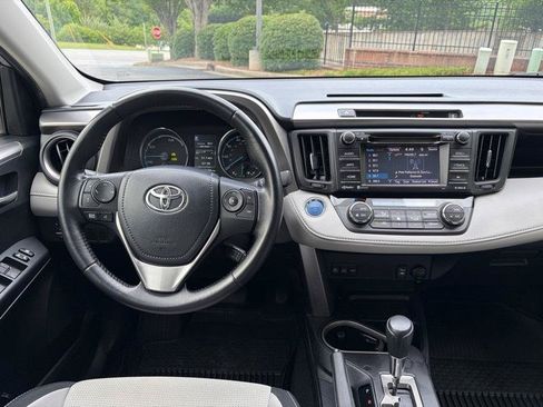 Used 2016 Toyota RAV4 XLE AWD/4WD image 16