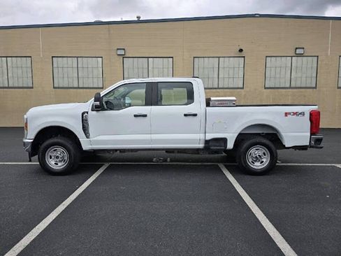 Used 2025 Ford F250 XL w/ FX4 Off-Road Package AWD/4WD image 4