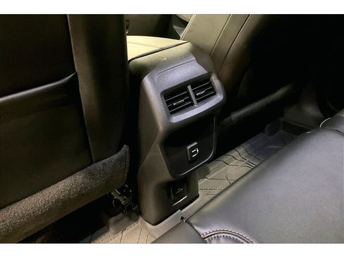 Used 2022 Chevrolet Equinox Premier w/ LPO, Floor Liner Package image 34