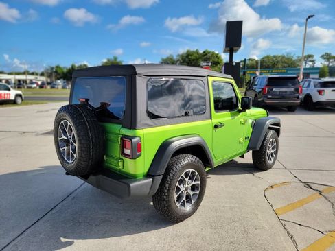 Used 2025 Jeep Wrangler Sport AWD/4WD image 5