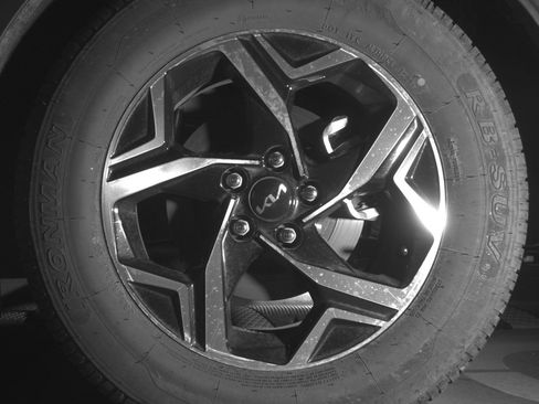 Used 2025 Kia Sportage LX image 14