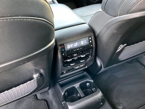 Used 2023 Jeep Grand Cherokee L Limited w/ Black Appearance Package image 35