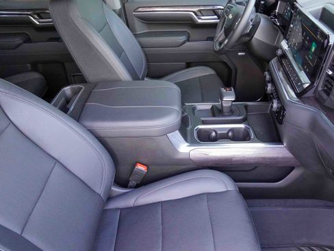 Used 2023 Chevrolet Silverado 1500 LTZ image 12