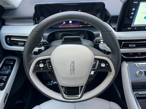 New 2026 Lincoln Aviator AWD image 12