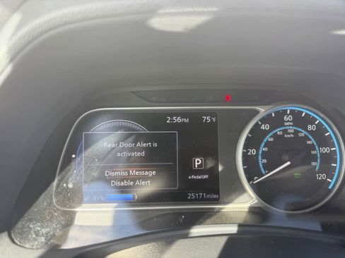 Certified 2020 Nissan Leaf SV image 6