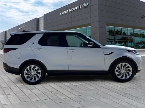 Used 2025 Land Rover Discovery S AWD/4WD image 7
