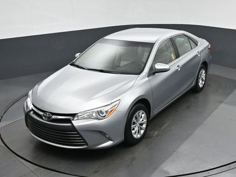 Used 2017 Toyota Camry LE image 52