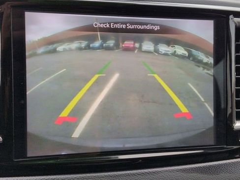 Used 2024 Chrysler Pacifica Touring-L FWD image 20