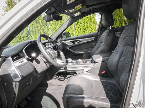 Used 2023 Jaguar F-PACE S image 7