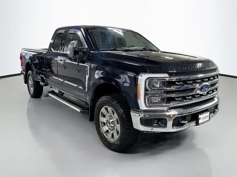 Used 2023 Ford F350 Lariat w/ Tow Technology Package image 3