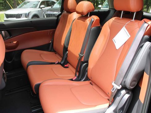 New 2025 Kia Carnival SX Prestige image 7