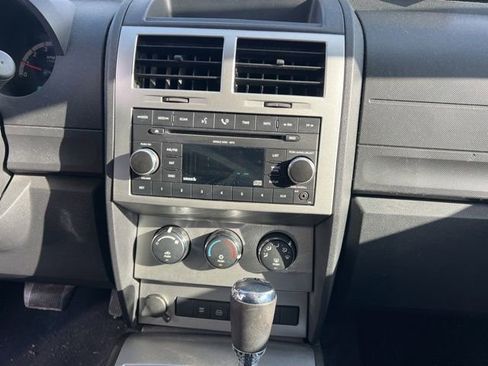 Used 2008 Dodge Nitro SXT image 13