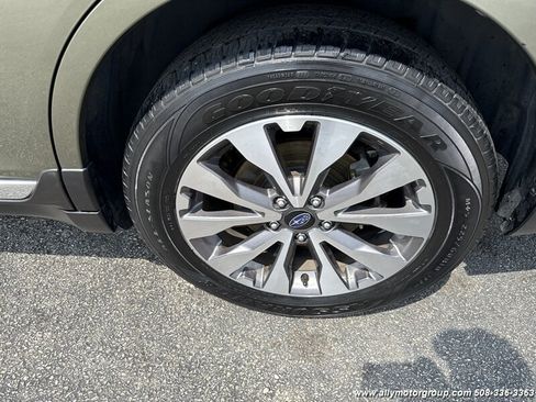 Used 2019 Subaru Outback 3.6R Touring w/ Popular Package #3A AWD/4WD image 10