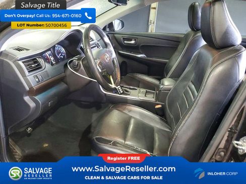 Used 2015 Toyota Camry XLE w/ Moonroof Package image 9
