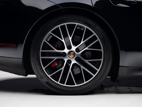 Used 2022 Porsche Taycan 4S image 35