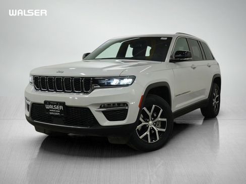 Used 2024 Jeep Grand Cherokee Limited image 1
