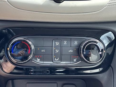Used 2023 Buick Encore GX Preferred w/ Cold Weather Comfort Package FWD image 32