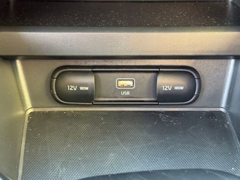 Certified 2025 Kia Soul LX w/ LX Technology Package FWD image 21