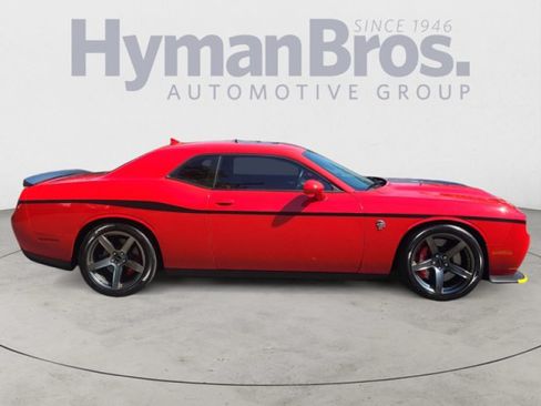 Used 2023 Dodge Challenger SRT Hellcat RWD image 2