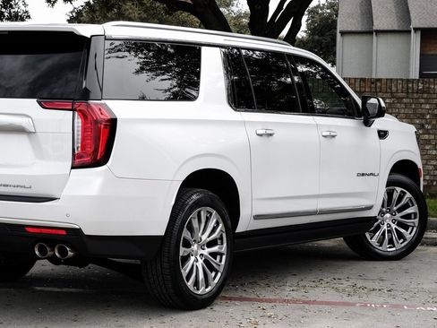 Used 2022 GMC Yukon XL Denali image 13