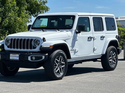 Certified 2024 Jeep Wrangler Sahara image 8