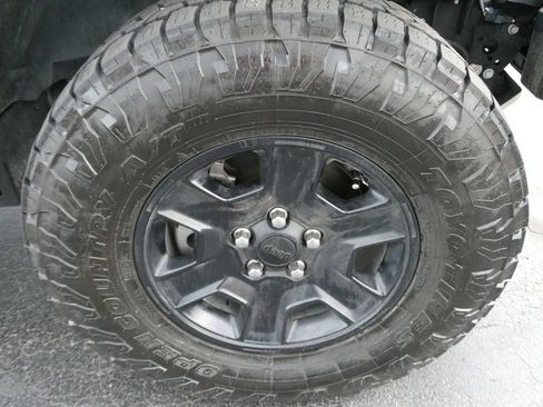 Used 2023 Jeep Gladiator Mojave w/ Cold Weather Group AWD/4WD image 10
