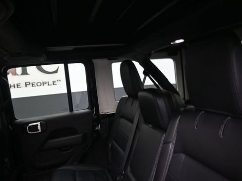Used 2023 Jeep Wrangler Unlimited Sahara AWD/4WD image 21