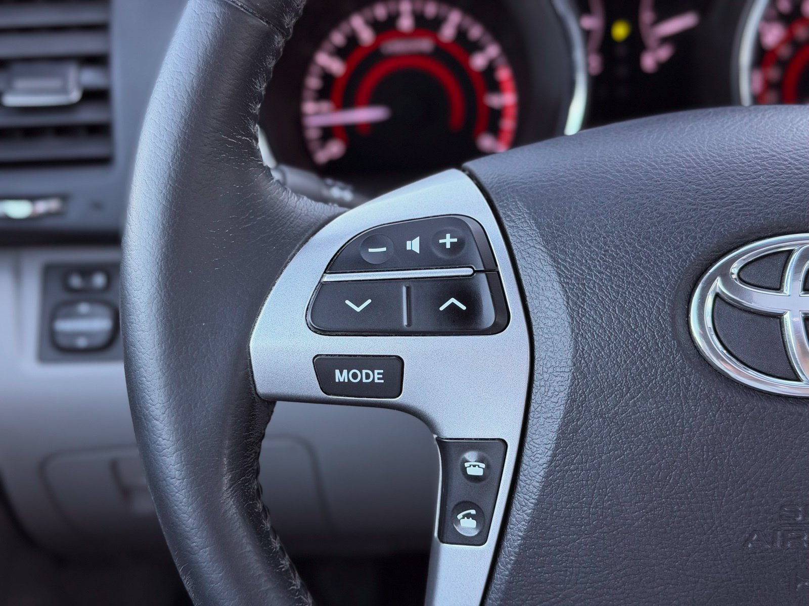 Used 2013 Toyota Highlander Limited AWD/4WD image 34