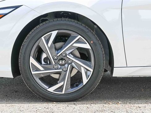 New 2026 Hyundai Elantra Limited image 11