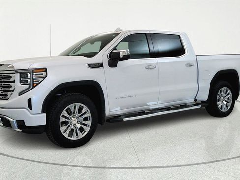 Used 2024 GMC Sierra 1500 Denali AWD/4WD image 2