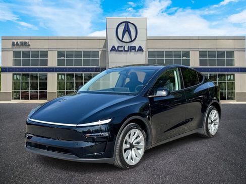 Used 2026 Tesla Model Y AWD image 1