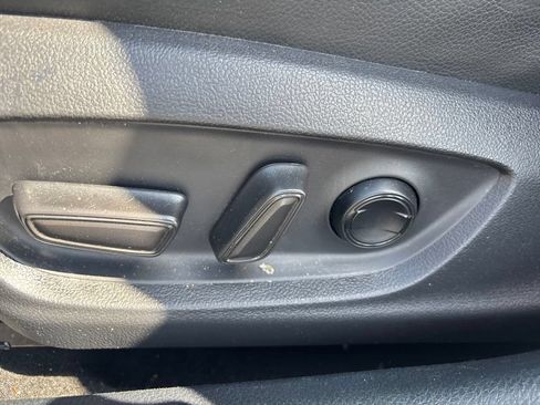Used 2022 Toyota Camry SE w/ Carpet Mat Package (TMS) FWD image 16