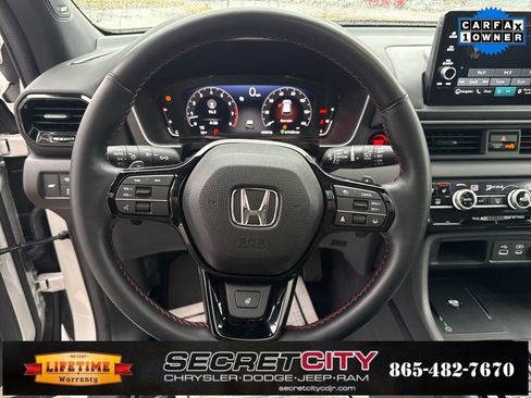 Used 2025 Honda Pilot Black Edition image 40