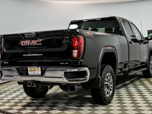 Used 2023 GMC Sierra 3500 SLE w/ X31 Off-Road Package AWD/4WD image 8