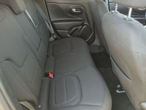 Used 2022 Jeep Renegade Latitude w/ Convenience Group image 24