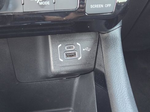 Used 2026 Jeep Compass Latitude image 14