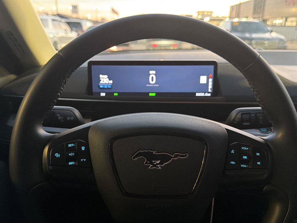 Used 2022 Ford Mustang Mach-E Select RWD image 4