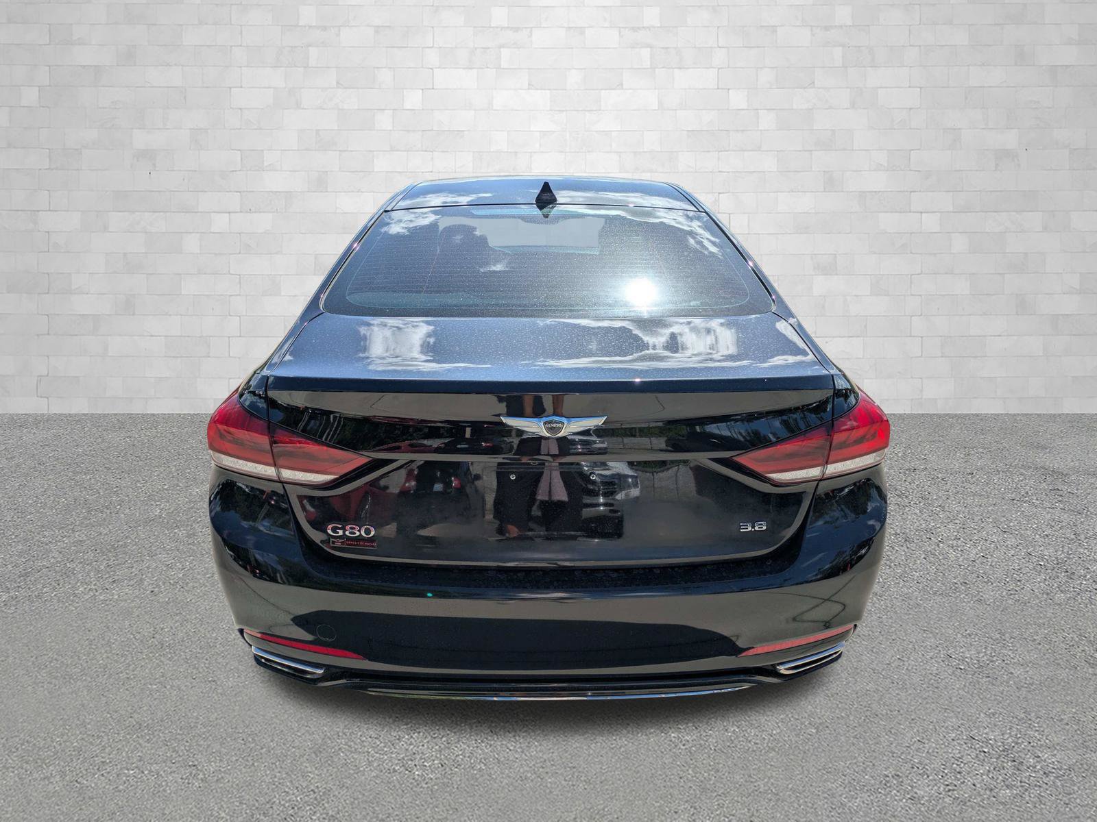 Used 2018 Genesis G80 3.8 RWD image 3