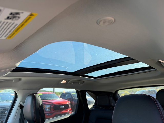 Certified 2022 Ford Escape SEL w/ SEL Stealth AWD Package image 25