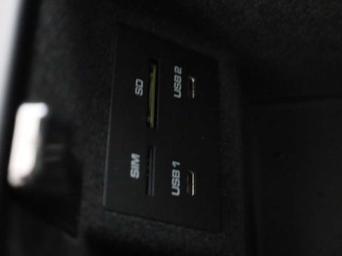 Certified 2026 Porsche Macan image 35