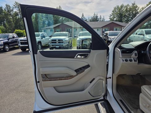 Used 2016 GMC Yukon Denali AWD/4WD image 22