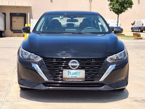 Used 2024 Nissan Sentra SV FWD image 2