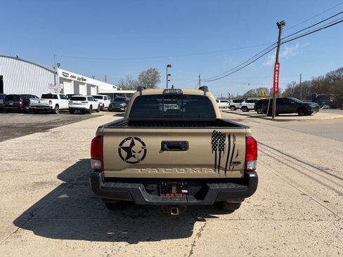 Used 2017 Toyota Tacoma TRD Off-Road w/ Tow Package image 5