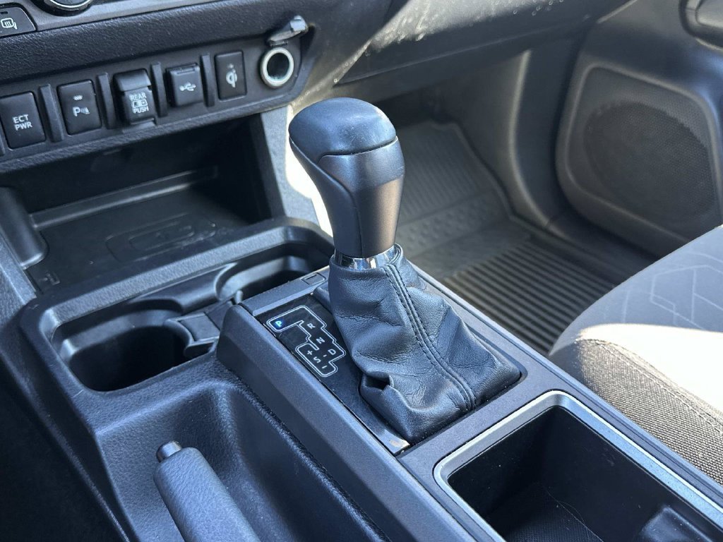Used 2022 Toyota Tacoma TRD Off-Road w/ Technology Package RWD image 40