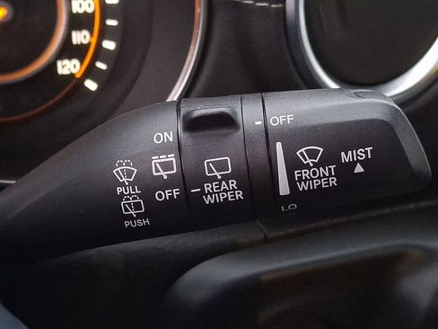 Used 2020 Jeep Wrangler Unlimited Sahara image 24