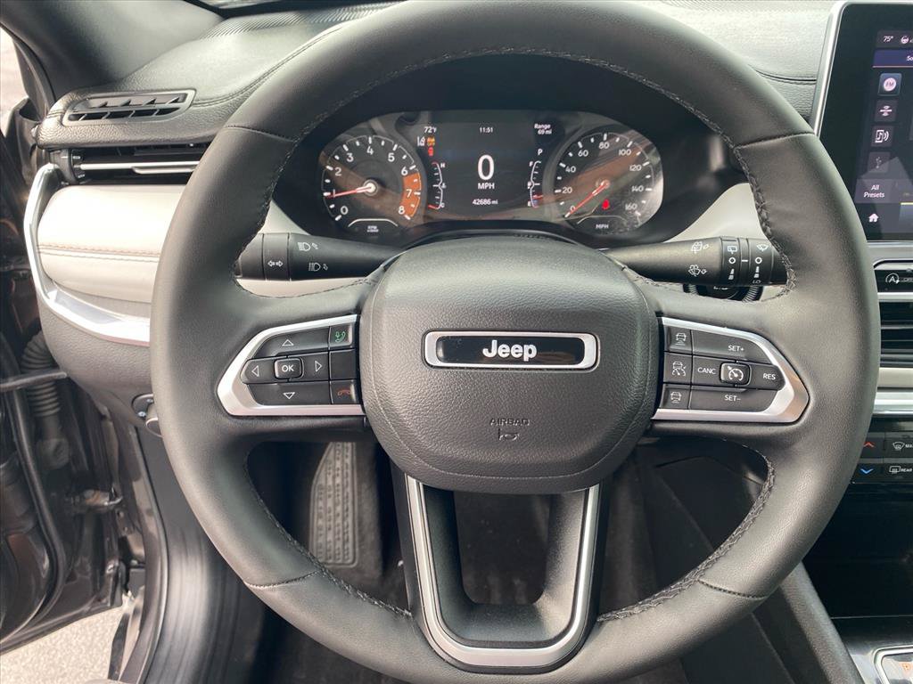 Used 2023 Jeep Compass Limited AWD/4WD image 10