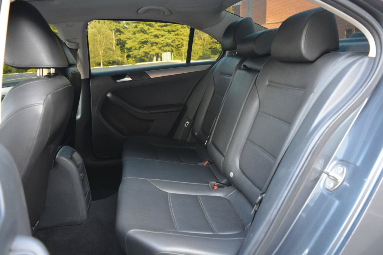 Used 2016 Volkswagen Jetta SE FWD image 12