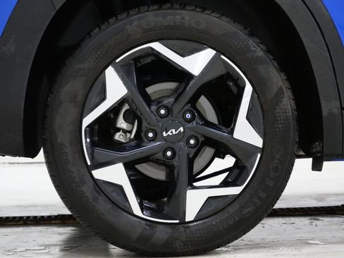 Used 2025 Kia Seltos S image 9